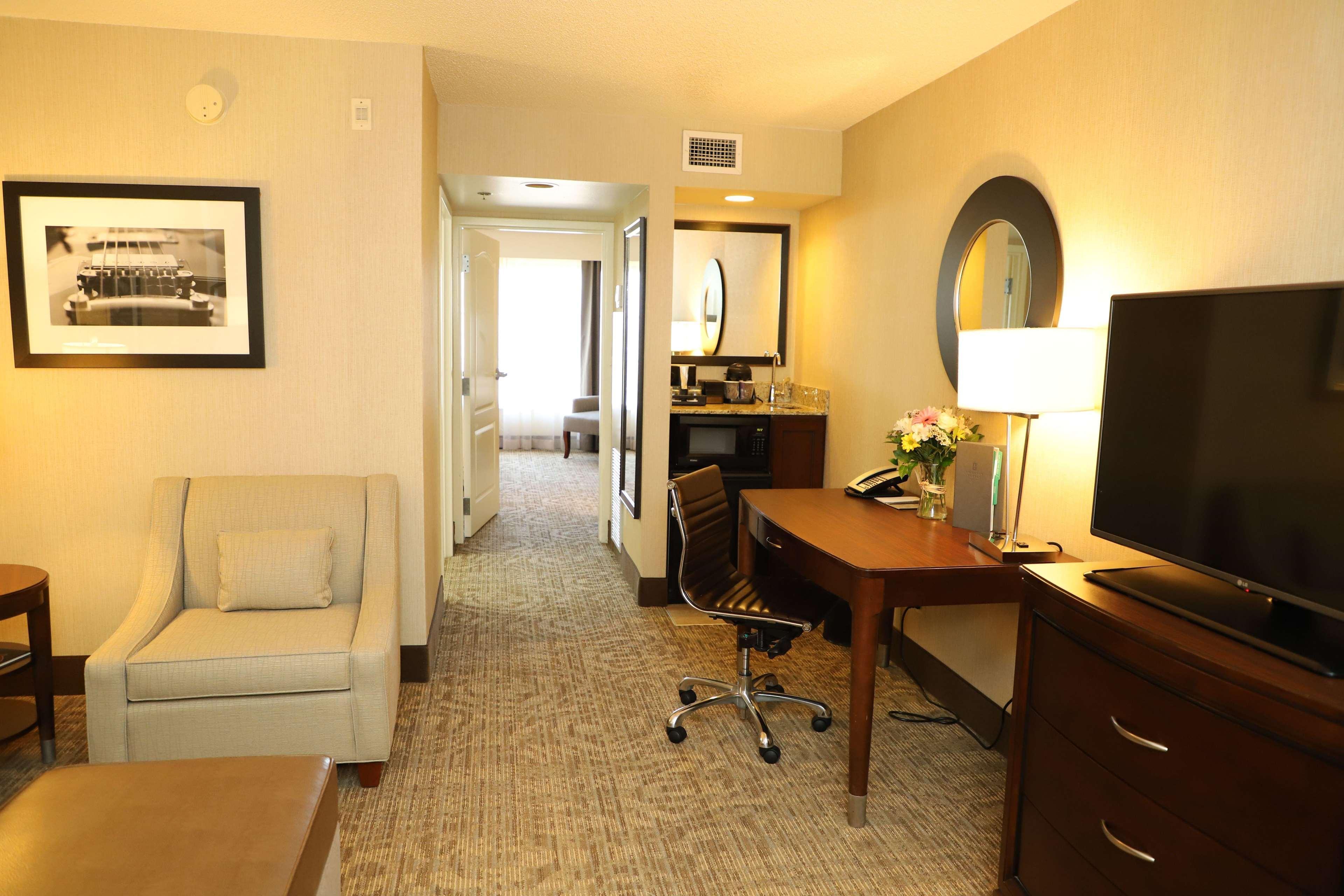 Embassy Suites Nashville - At Vanderbilt Exterior foto