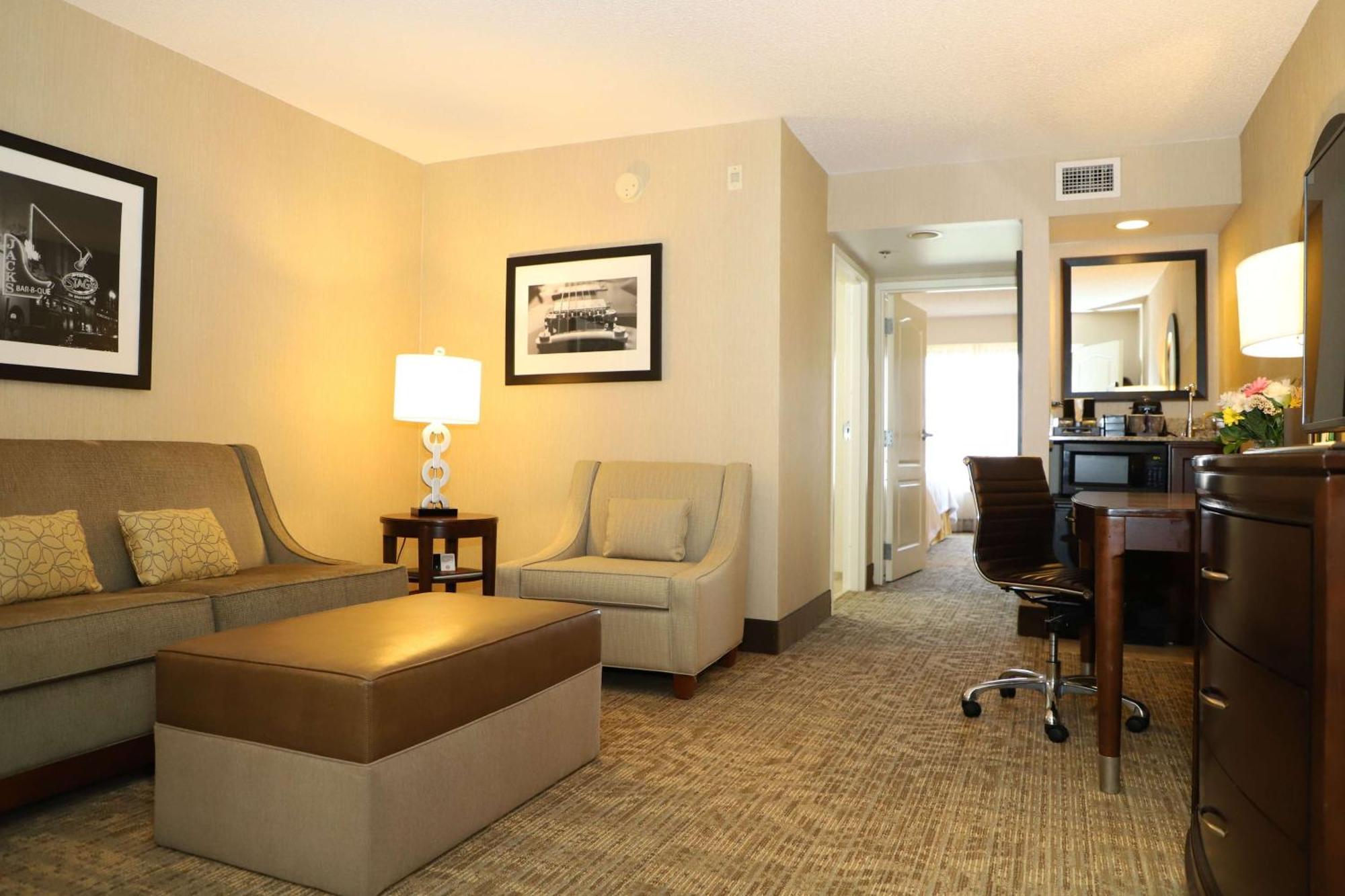 Embassy Suites Nashville - At Vanderbilt Exterior foto